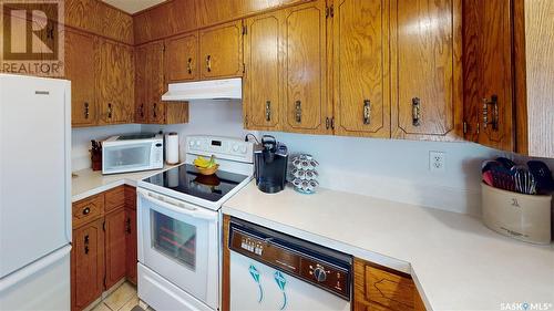 47 Minot Drive, Regina, SK - Indoor Photo Showing Kitchen