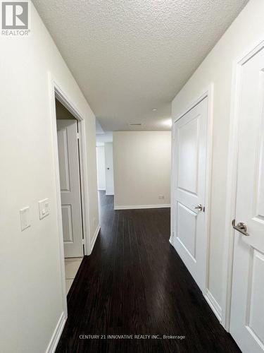 1610 - 30 Meadowglen Place, Toronto, ON - Indoor Photo Showing Other Room