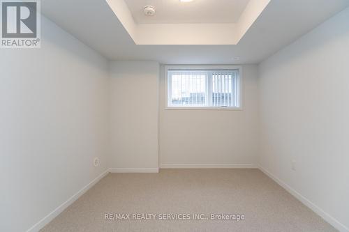 Th 305 - 130 Honeyscrisp Crescent, Vaughan, ON - Indoor Photo Showing Other Room