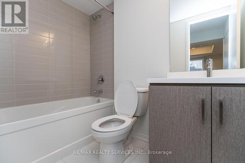 Th 305 - 130 Honeyscrisp Crescent, Vaughan, ON - Indoor Photo Showing Bathroom