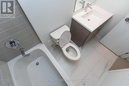 Th 305 - 130 Honeyscrisp Crescent, Vaughan, ON -  Photo Showing Bathroom