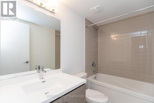 Th 305 - 130 Honeyscrisp Crescent, Vaughan, ON - Indoor Photo Showing Bathroom