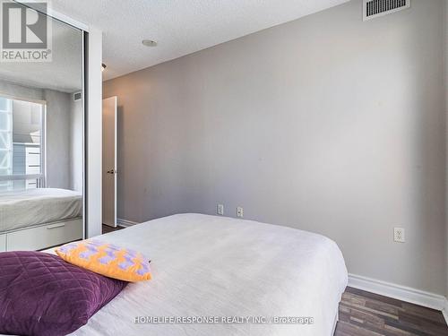 802 - 85 Bloor Street E, Toronto, ON - Indoor Photo Showing Bedroom