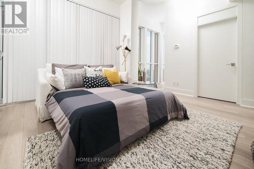 2301 - 32 Davenport Road, Toronto, ON - Indoor Photo Showing Bedroom