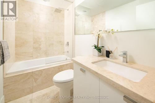 2301 - 32 Davenport Road, Toronto, ON - Indoor Photo Showing Bathroom