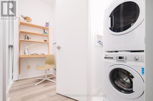 2301 - 32 Davenport Road, Toronto, ON - Indoor Photo Showing Laundry Room