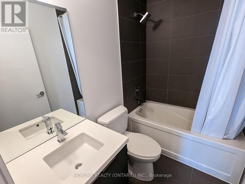 3012 - 8 Eglinton Avenue E, Toronto, ON - Indoor Photo Showing Bathroom