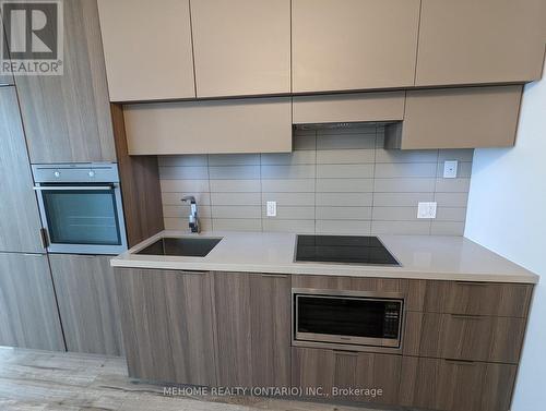 3012 - 8 Eglinton Avenue E, Toronto, ON - Indoor Photo Showing Kitchen