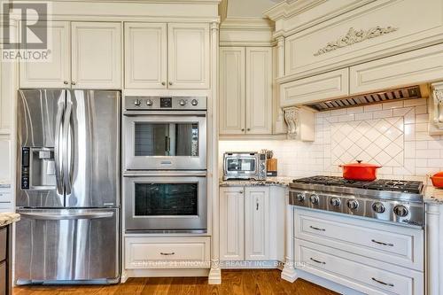 5023 Franklin Street, Pickering, ON - Indoor Photo Showing Kitchen With Upgraded Kitchen