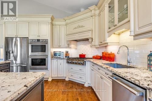 5023 Franklin Street, Pickering, ON - Indoor Photo Showing Kitchen With Upgraded Kitchen