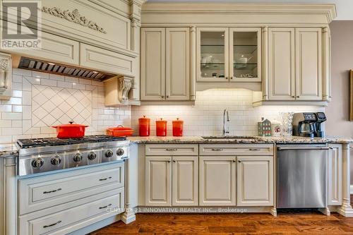 5023 Franklin Street, Pickering, ON - Indoor Photo Showing Kitchen With Upgraded Kitchen