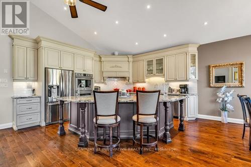 5023 Franklin Street, Pickering, ON - Indoor Photo Showing Kitchen With Upgraded Kitchen