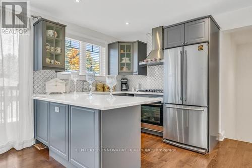 5023 Franklin Street, Pickering, ON - Indoor Photo Showing Kitchen With Upgraded Kitchen