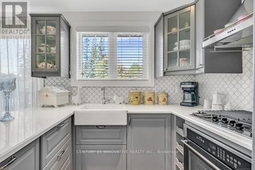 5023 Franklin Street, Pickering, ON - Indoor Photo Showing Kitchen With Upgraded Kitchen