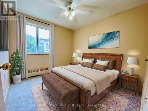 305 - 936 Glen Street, Oshawa, ON - Indoor Photo Showing Bedroom