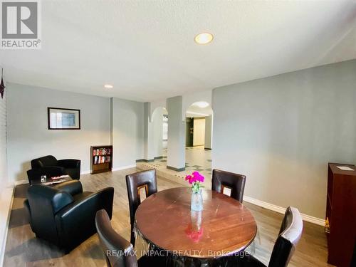 305 - 936 Glen Street, Oshawa, ON - Indoor Photo Showing Dining Room