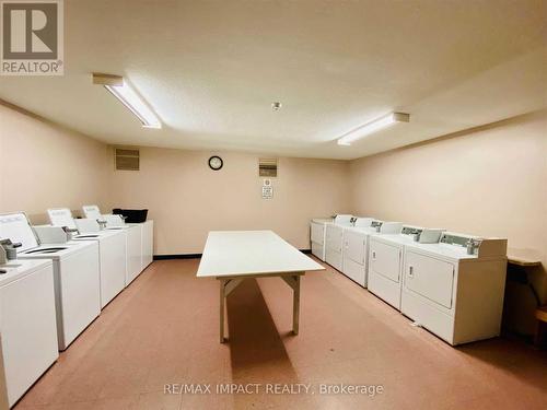 305 - 936 Glen Street, Oshawa, ON - Indoor Photo Showing Laundry Room