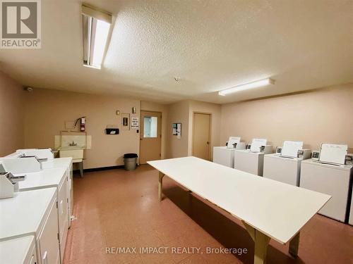 305 - 936 Glen Street, Oshawa, ON - Indoor Photo Showing Laundry Room