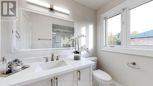 69 Bayswater Avenue, Richmond Hill, ON - Indoor Photo Showing Bathroom