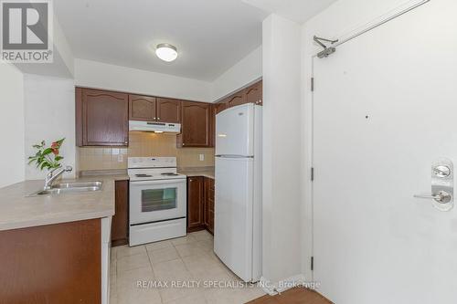 1002 - 220 Forum Drive, Mississauga, ON - Indoor Photo Showing Kitchen With Double Sink