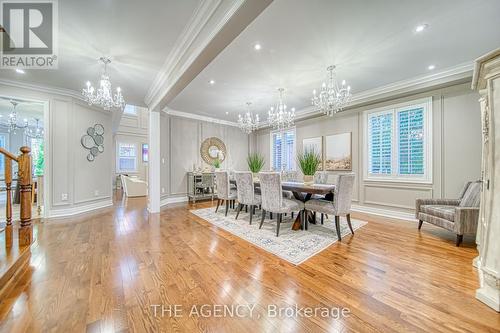 18 Skyline Trail, King, ON - Indoor Photo Showing Dining Room