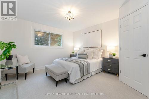 3150 Bentworth Drive, Burlington, ON - Indoor Photo Showing Bedroom