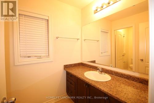 99 Colville Place, Milton, ON - Indoor Photo Showing Bathroom