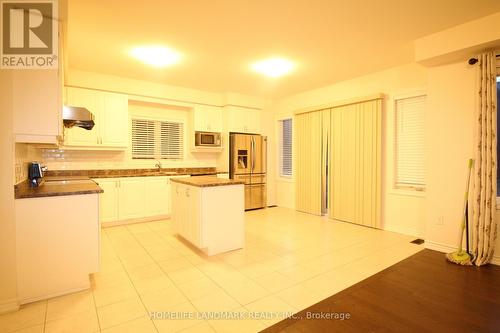 99 Colville Place, Milton, ON - Indoor Photo Showing Kitchen