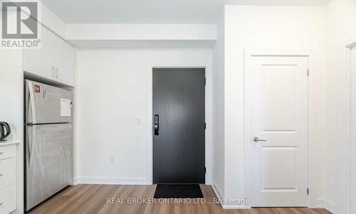 803 - 3200 William Coltson Avenue, Oakville, ON - Indoor Photo Showing Other Room