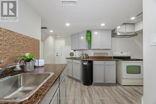 37 Harbourtown Crescent, Brampton, ON - Indoor Photo Showing Kitchen