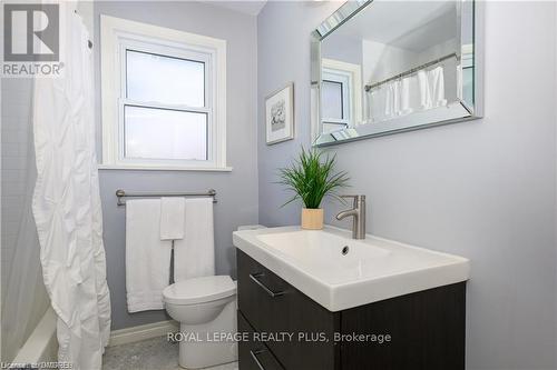 249 Snowden Road, Oakville, ON - Indoor Photo Showing Bathroom