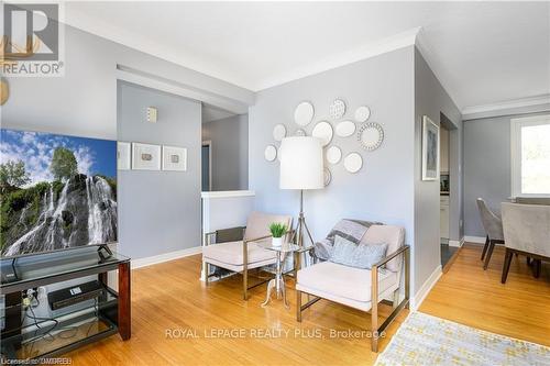 249 Snowden Road, Oakville, ON - Indoor Photo Showing Living Room