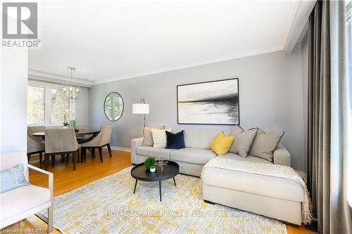 249 Snowden Road, Oakville, ON - Indoor Photo Showing Living Room