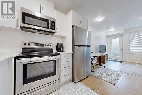 116 - 1145 Journeyman Lane, Mississauga, ON - Indoor Photo Showing Kitchen With Stainless Steel Kitchen