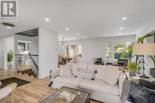 477 Fairview Street, Wilmot, ON - Indoor Photo Showing Living Room