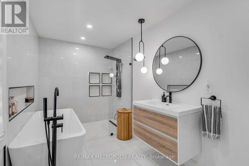 477 Fairview Street, Wilmot, ON - Indoor Photo Showing Bathroom