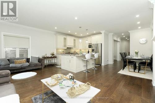 2331 Wuthering Heights Way, Oakville, ON - Indoor Photo Showing Living Room