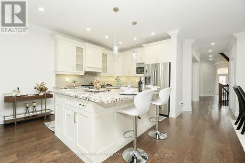 2331 Wuthering Heights Way, Oakville, ON - Indoor Photo Showing Kitchen With Upgraded Kitchen