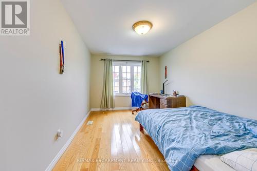 2349 Newcastle Crescent, Oakville, ON - Indoor Photo Showing Bedroom