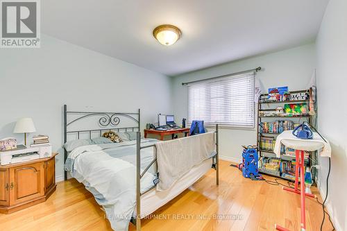 2349 Newcastle Crescent, Oakville, ON - Indoor Photo Showing Bedroom