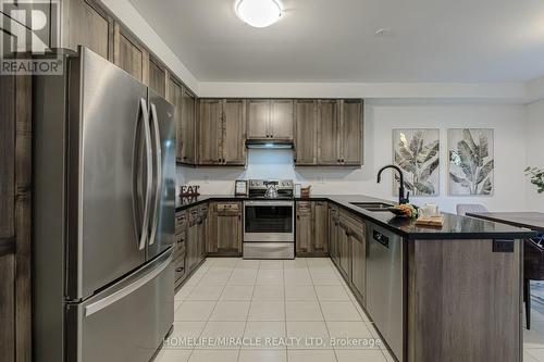 27 Mclaren Avenue, Brantford, ON - Indoor Photo Showing Kitchen With Double Sink With Upgraded Kitchen