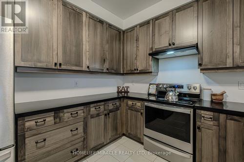 27 Mclaren Avenue, Brantford, ON - Indoor Photo Showing Kitchen