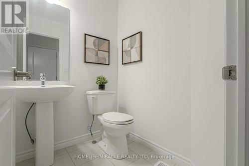 27 Mclaren Avenue, Brantford, ON - Indoor Photo Showing Bathroom