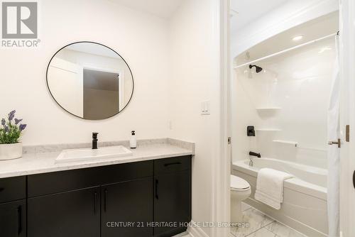 7479 Splendour Drive, Niagara Falls, ON - Indoor Photo Showing Bathroom