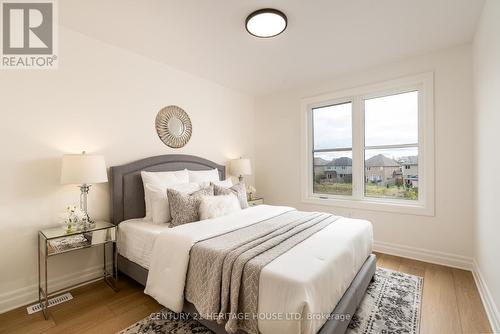 7479 Splendour Drive, Niagara Falls, ON - Indoor Photo Showing Bedroom