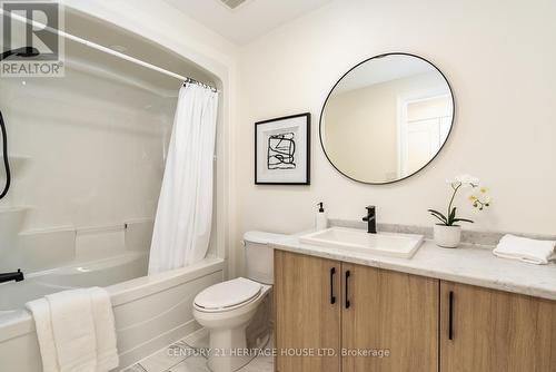 7479 Splendour Drive, Niagara Falls, ON - Indoor Photo Showing Bathroom