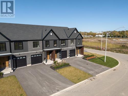 7479 Splendour Drive, Niagara Falls, ON - Outdoor With Facade