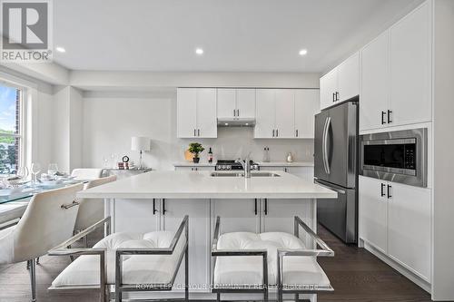 14 Deer Park Lane, Markham, ON - Indoor Photo Showing Kitchen With Double Sink