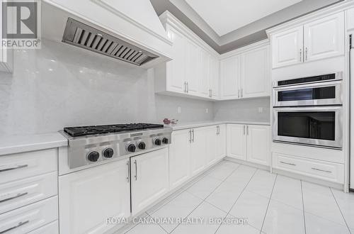 20 Falkland Road, Brampton, ON - Indoor Photo Showing Kitchen