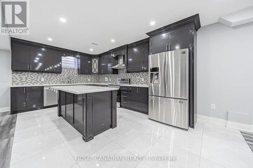 20 Falkland Road, Brampton, ON - Indoor Photo Showing Kitchen With Upgraded Kitchen